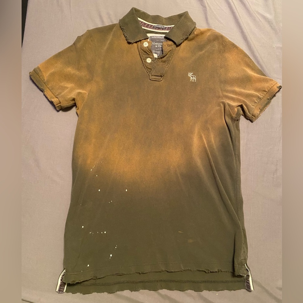 Abercrombie & Fitch  Distressed Muscle Polo Shirt. Size Large